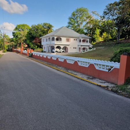 Shaw Park Gem Apt 12D Ocho Rios Buitenkant foto