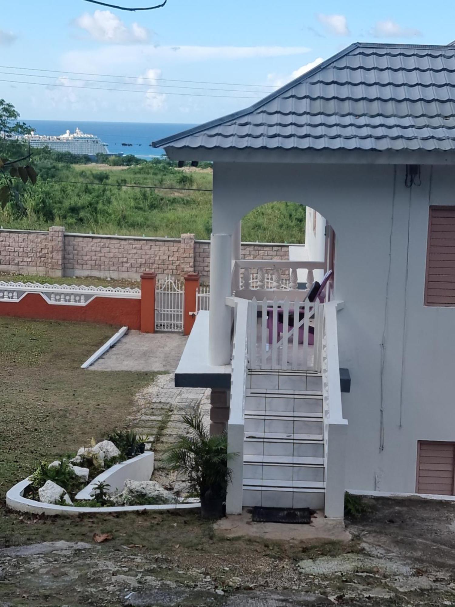 Shaw Park Gem Apt 12D Ocho Rios Buitenkant foto